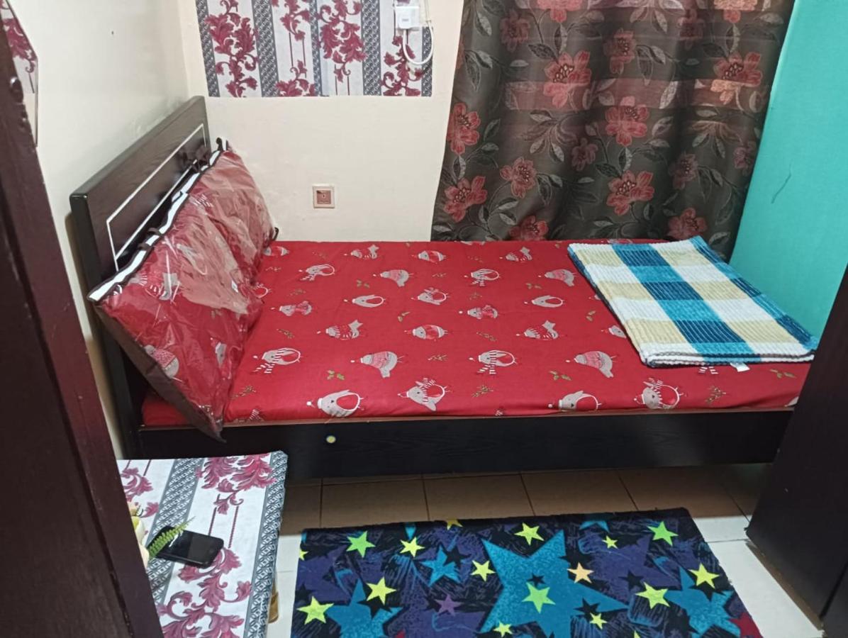 Moon Backpackers , Al Rigga , Partition For Couples And For Singles Appartement Dubai Buitenkant foto