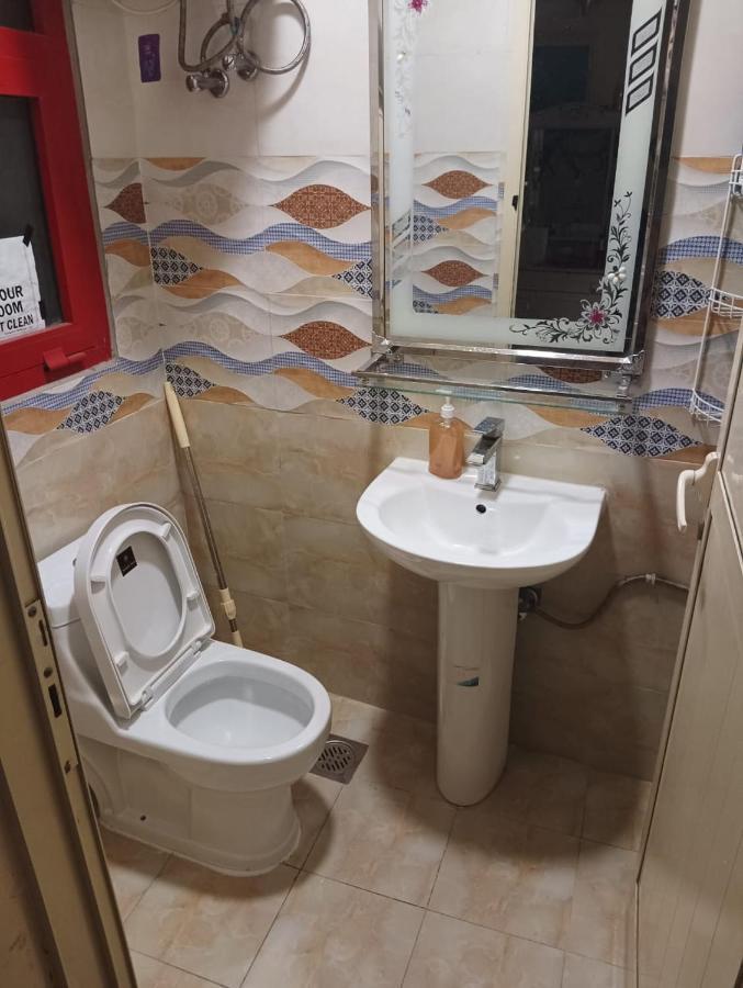 Moon Backpackers , Al Rigga , Partition For Couples And For Singles Appartement Dubai Buitenkant foto