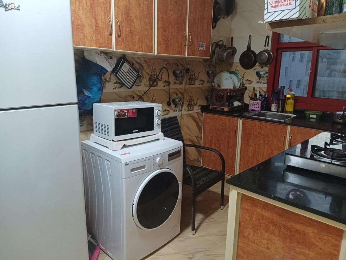 Moon Backpackers , Al Rigga , Partition For Couples And For Singles Appartement Dubai Buitenkant foto