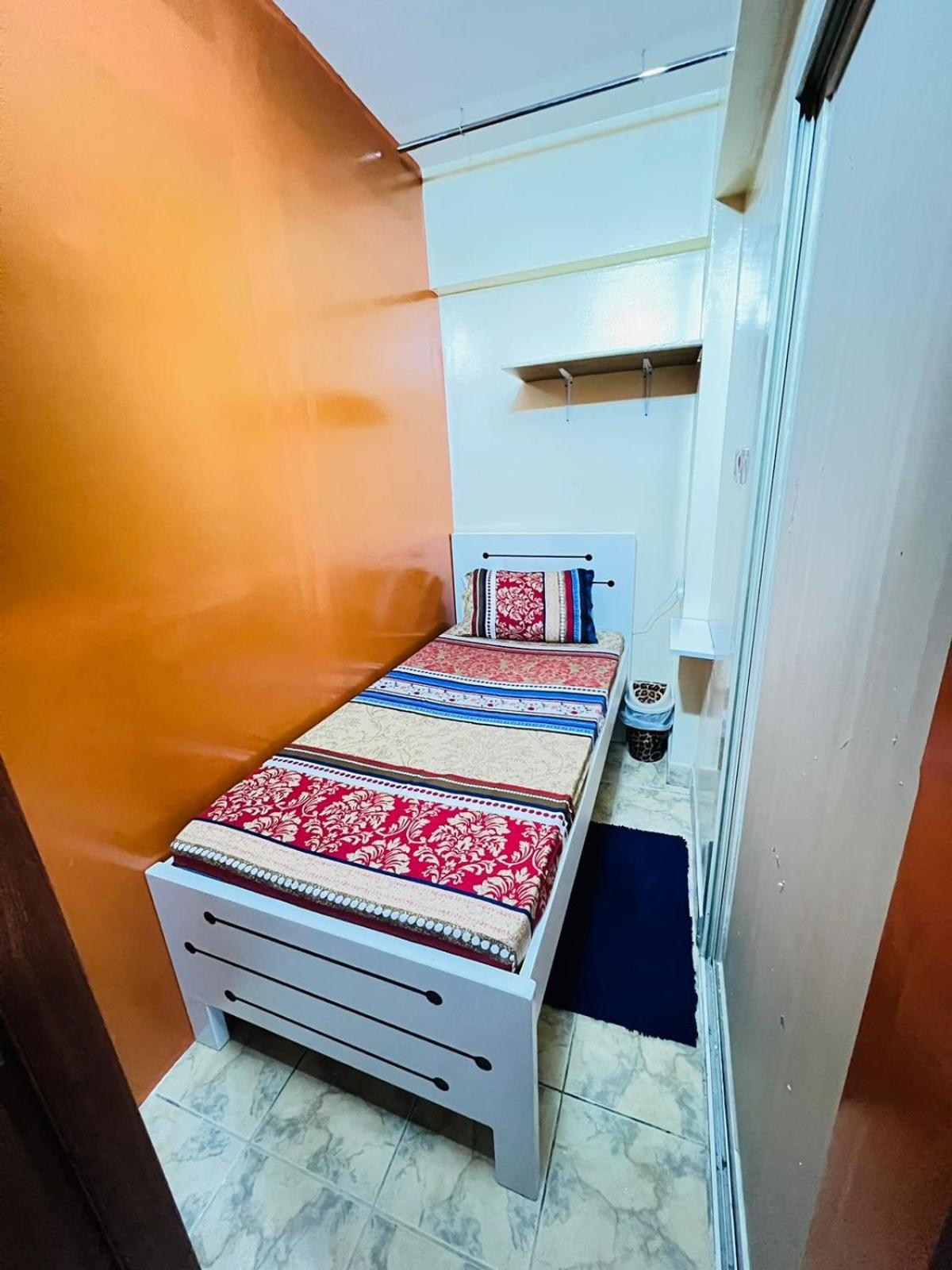 Moon Backpackers , Al Rigga , Partition For Couples And For Singles Appartement Dubai Buitenkant foto