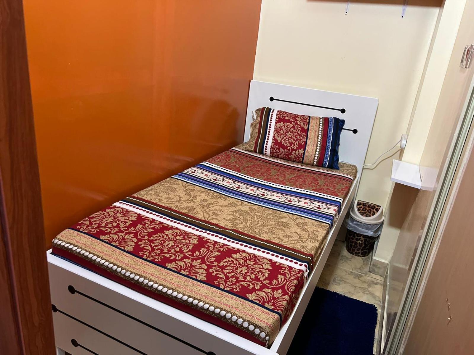 Moon Backpackers , Al Rigga , Partition For Couples And For Singles Appartement Dubai Buitenkant foto